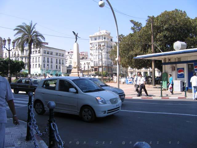 VOYAGE ORAN SEPTEMBRE 2006 16 10 sept. 06 - matin - PLACE D ARMES 1 ER NOVEMBRE 54.JPG